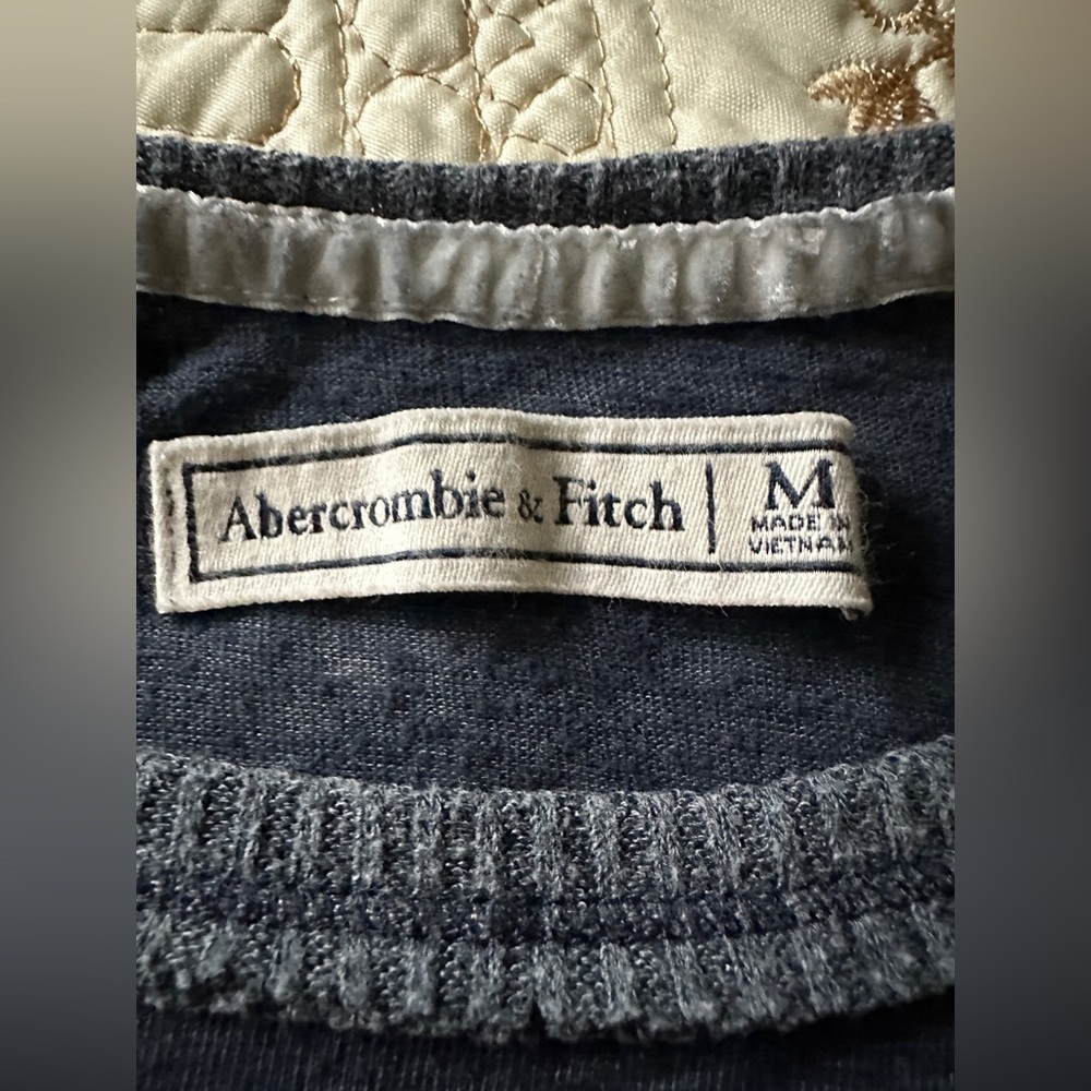 Abercrombie & Fitch LOT of 3 items - Picture 4 of 15